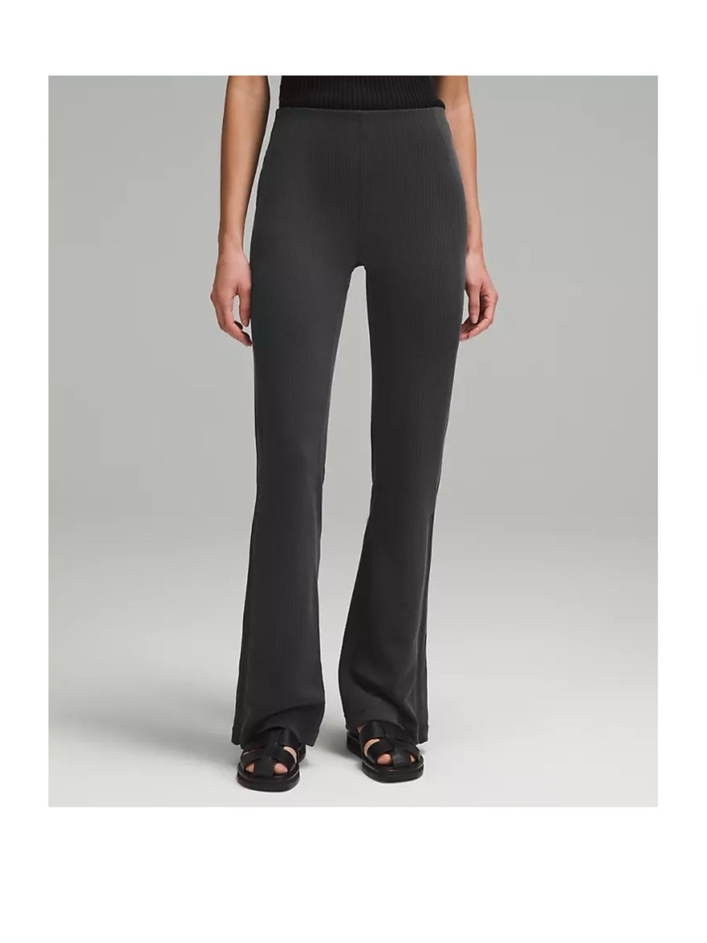 Lululemon Brushed Softstreme
Ribbed Zip Flared Pant
32.5" in Charcoal/Black